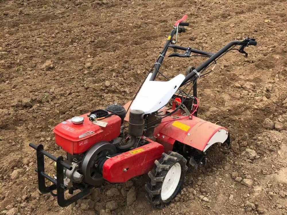 Méthodes d'utilisation du labourer rotatif pour tracteurs de palanquilla